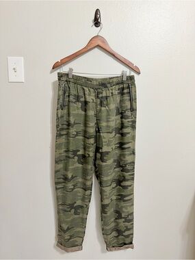 Soft Surroundings Olive Camo Jogger Pants
